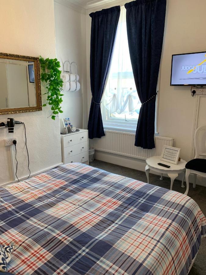 The George Guest House Bridlington Bagian luar foto