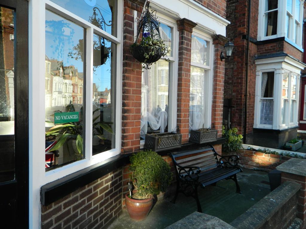 The George Guest House Bridlington Bagian luar foto